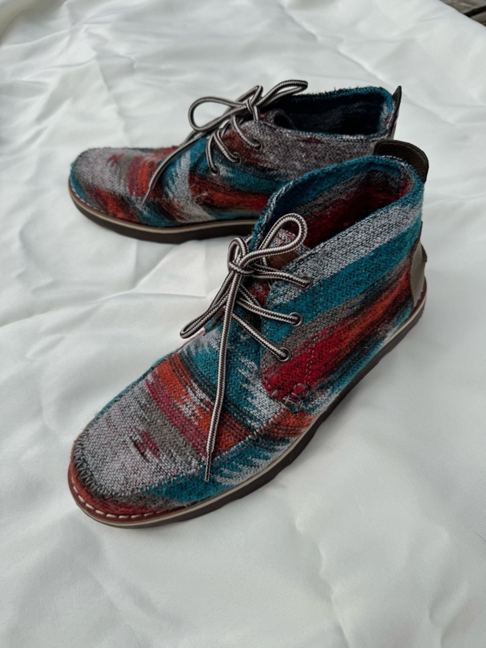 TOMS Woven Desert Colorful Textile Chukka High Tops - Picture 2 of 5